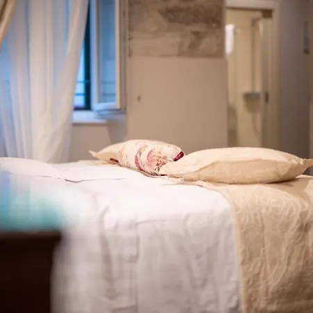 アンティーク ラグジュアリー ルーム 4*