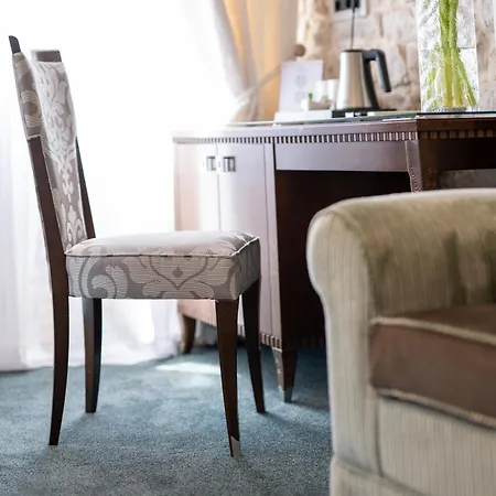 Heritage Antique Hotell 4*