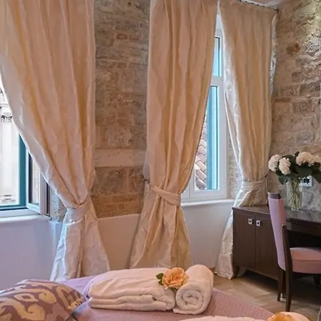 Heritage Antique 4*