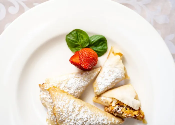 アンティーク ラグジュアリー ルーム ホテル 4*