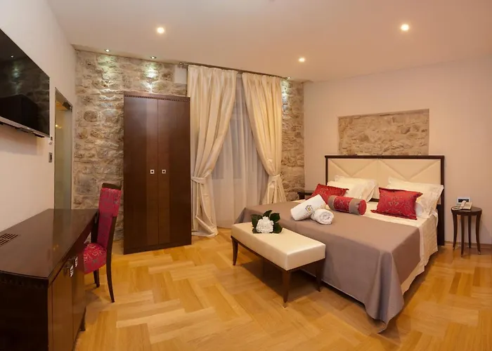 アンティーク ラグジュアリー ルーム 4*