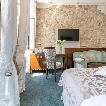 Heritage Antique Otel