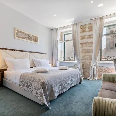 Готель Heritage Antique 4*