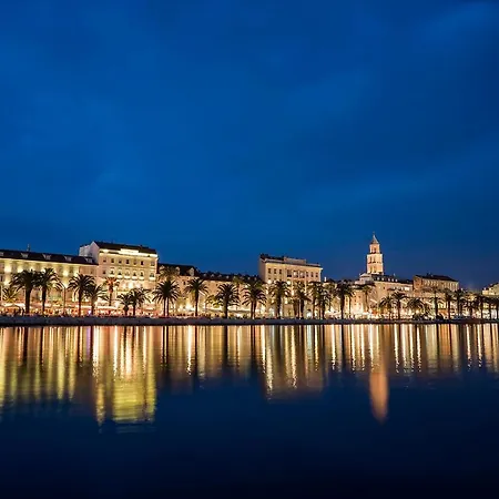 Heritage Antique Otel 4*