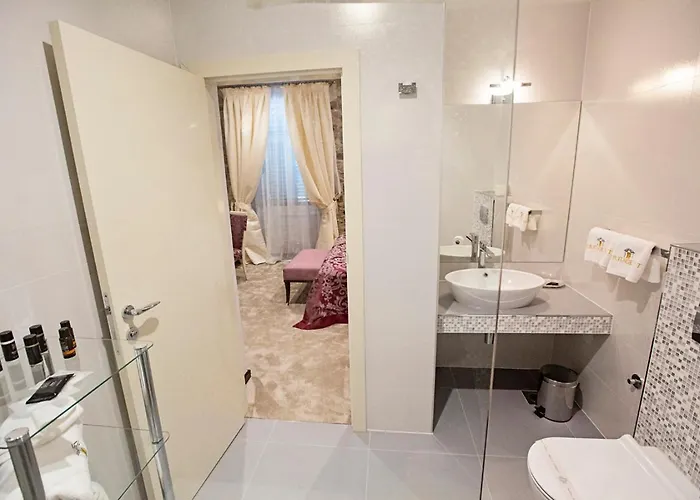 Hotel Heritage Antique