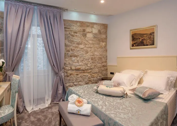 Heritage Antique Hotel