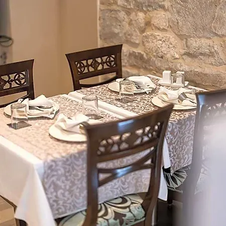 Hotell Heritage Antique 4*