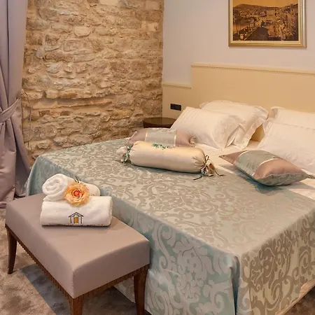 アンティーク ラグジュアリー ルーム ホテル スプリト