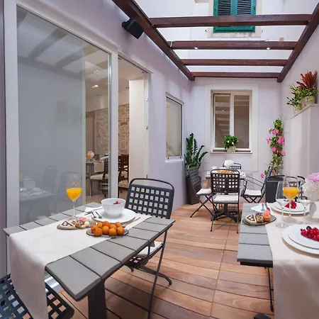 Heritage Antique Hotell Split