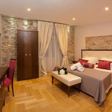Heritage Antique 4*