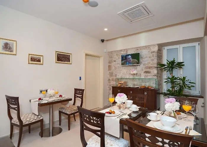 Hotel Heritage Antique 4*