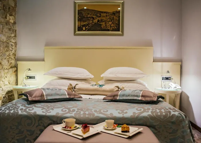 Hotell Heritage Antique