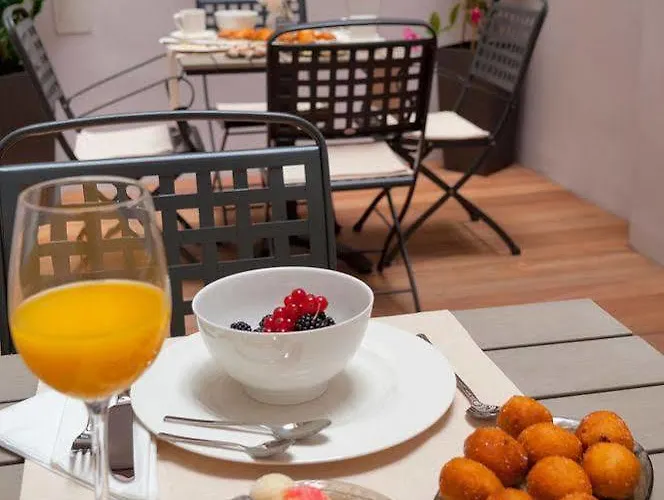 Hotell Heritage Antique 4*