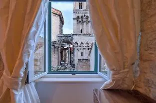 Heritage Antique Hotel 4*