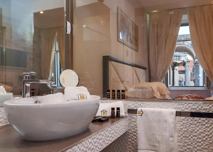 Heritage Antique Hotel 4*